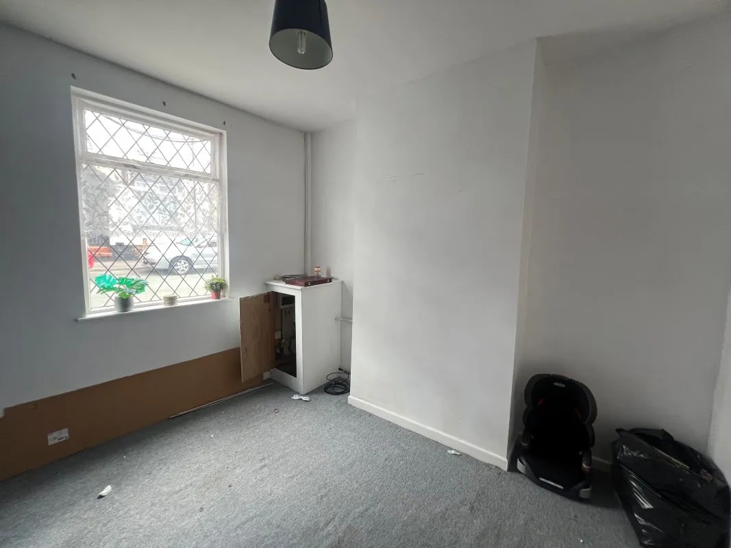 2 bedroom mid terraced house in Stoke on Trent