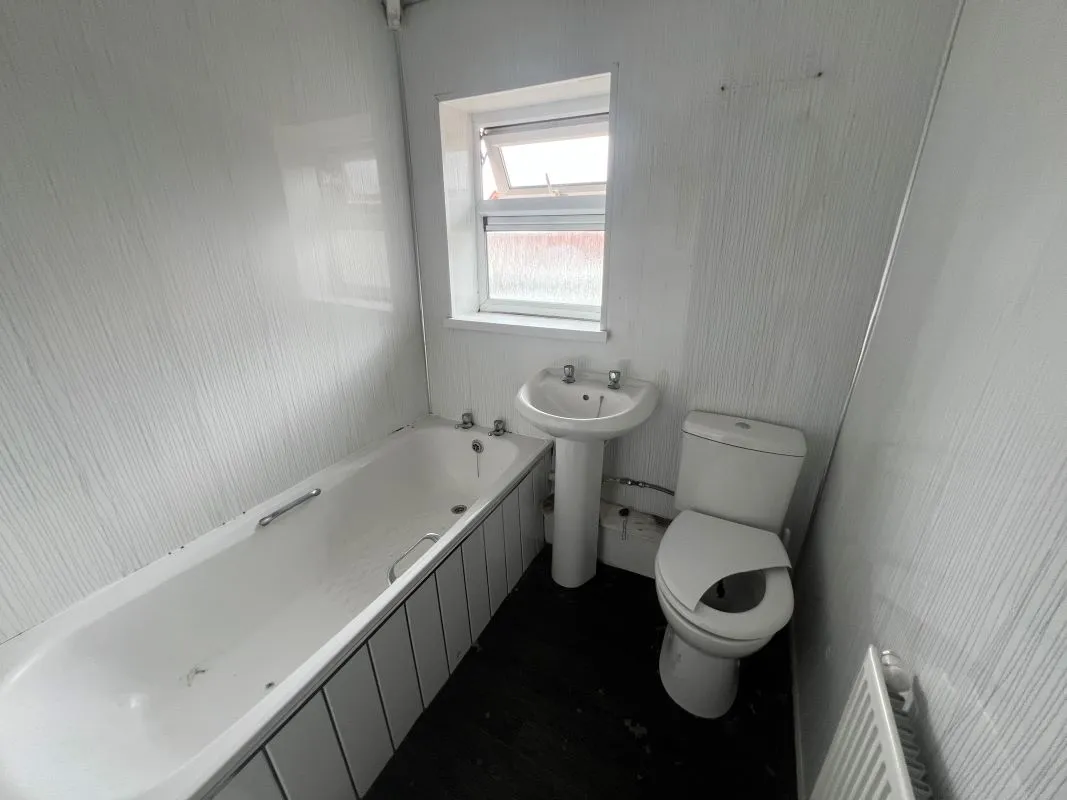 3 bedroom semi detached house in Walsall