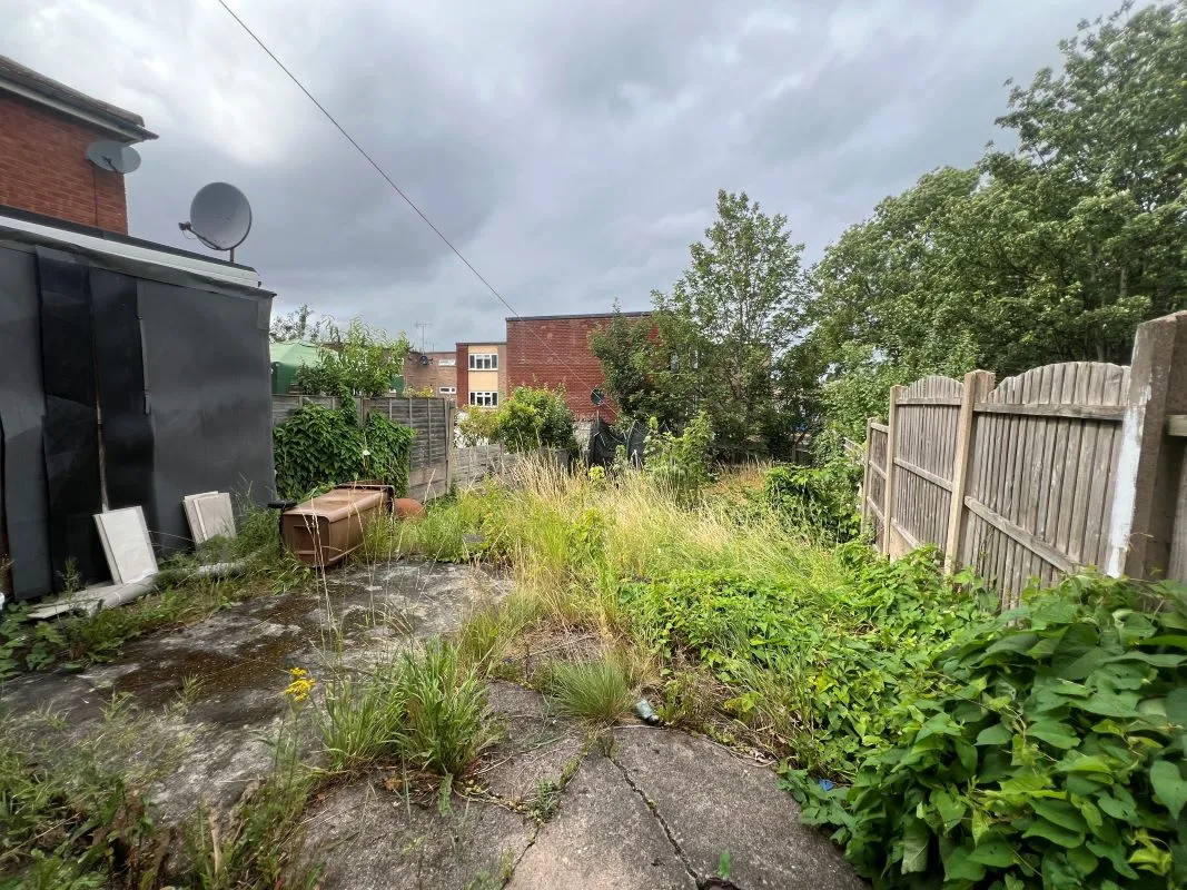 3 bedroom semi detached house in Walsall