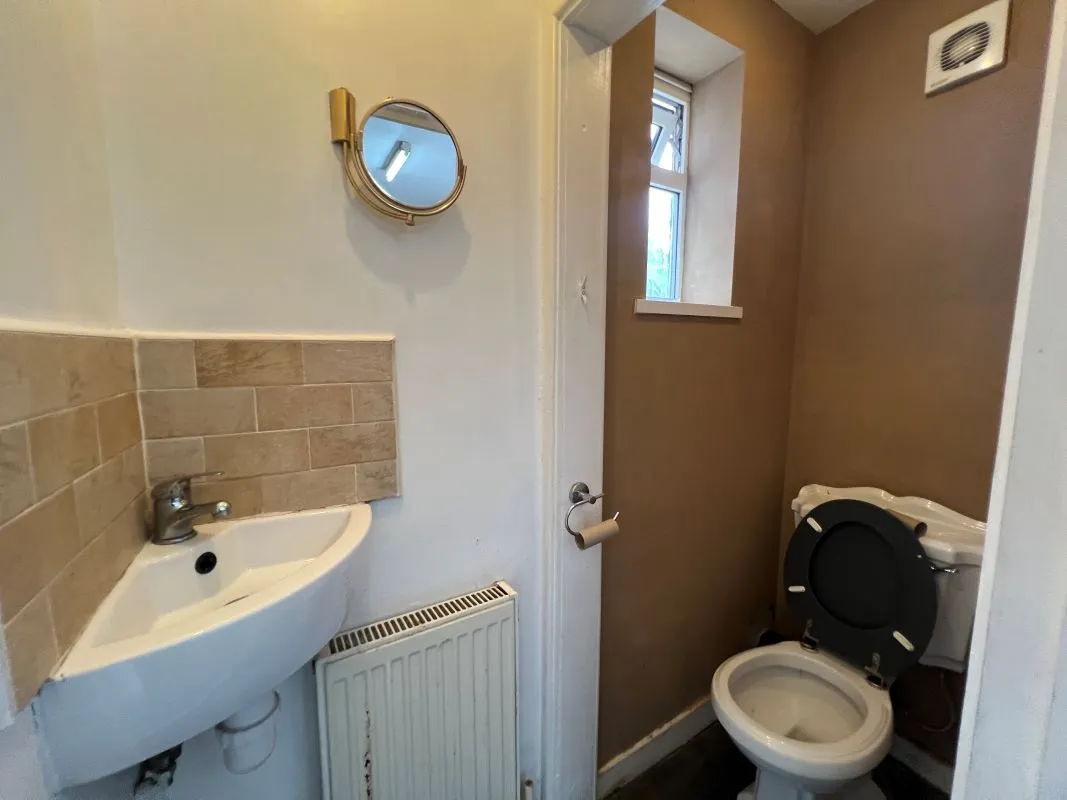 3 bedroom detached house in Upper Gornal, Dudley