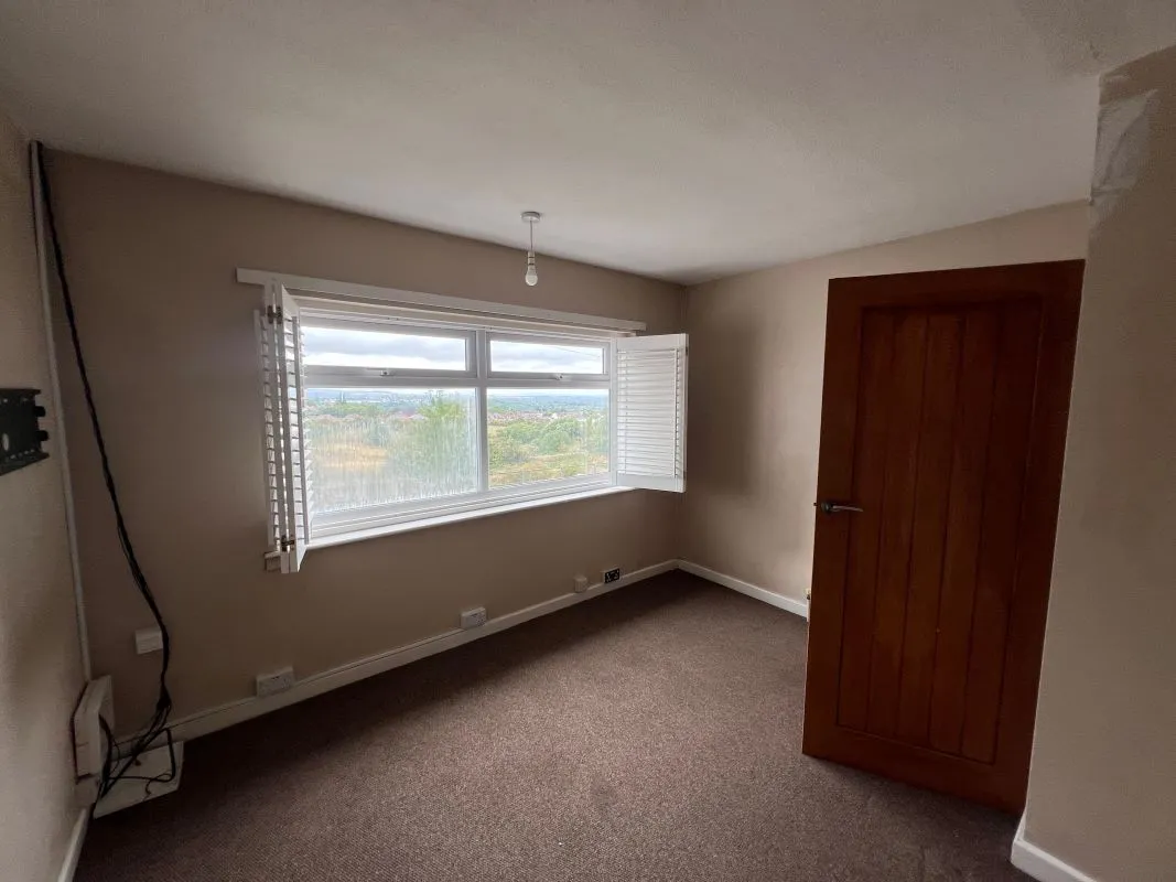 3 bedroom detached house in Upper Gornal, Dudley