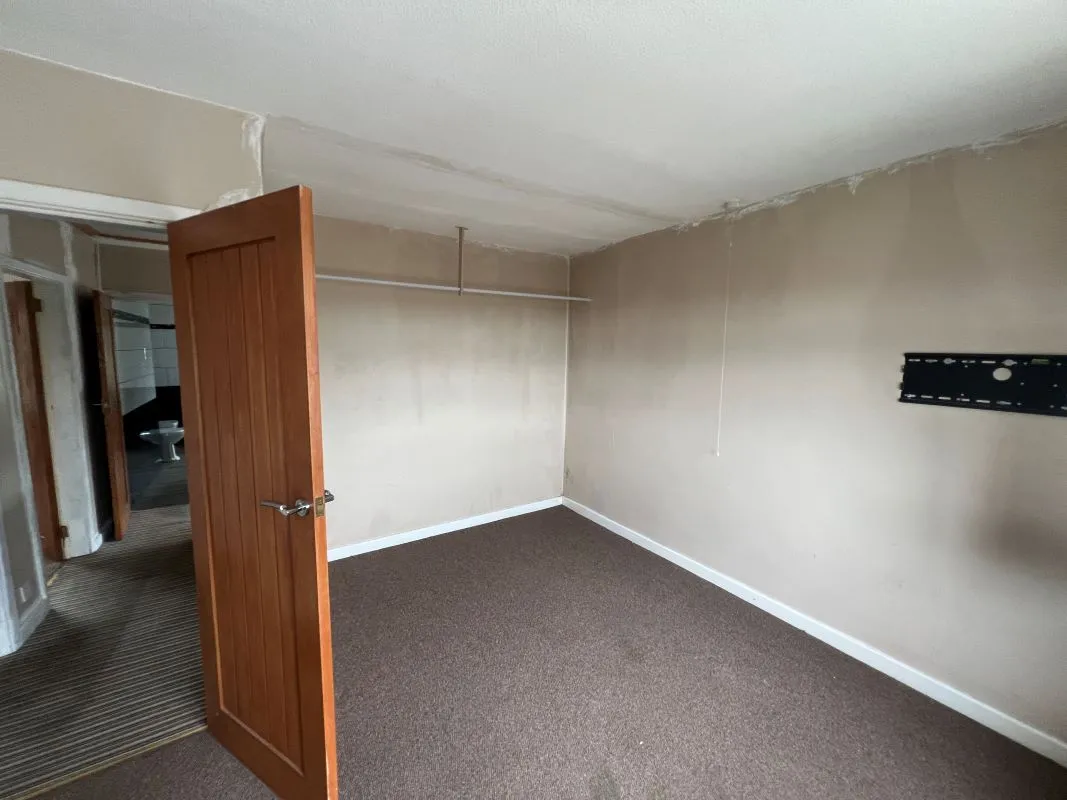3 bedroom detached house in Upper Gornal, Dudley