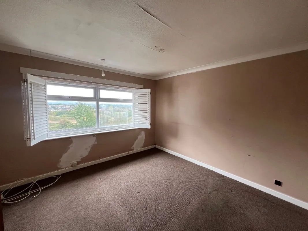 3 bedroom detached house in Upper Gornal, Dudley