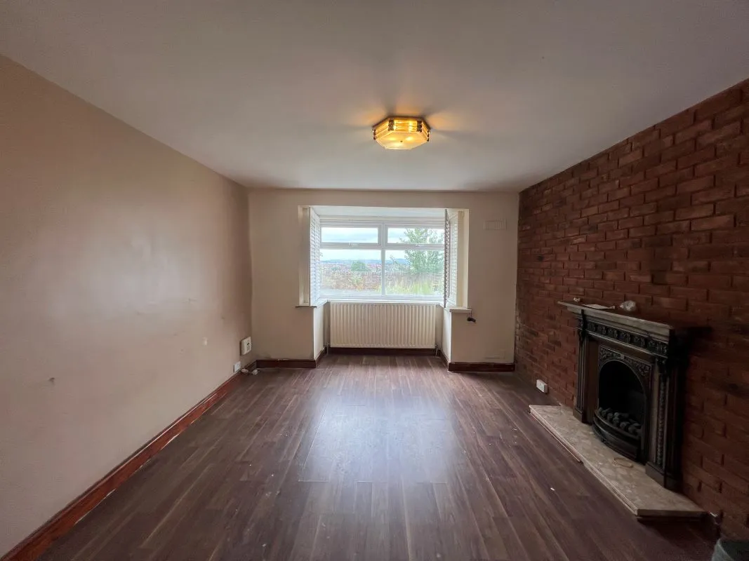 3 bedroom detached house in Upper Gornal, Dudley