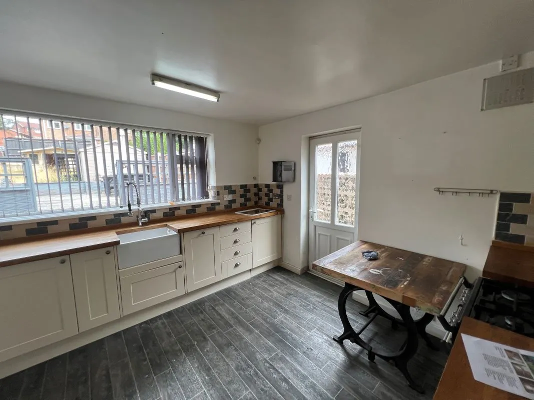 3 bedroom detached house in Upper Gornal, Dudley