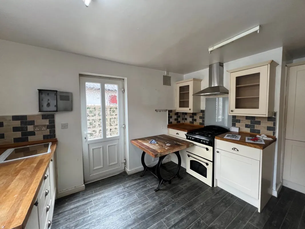 3 bedroom detached house in Upper Gornal, Dudley