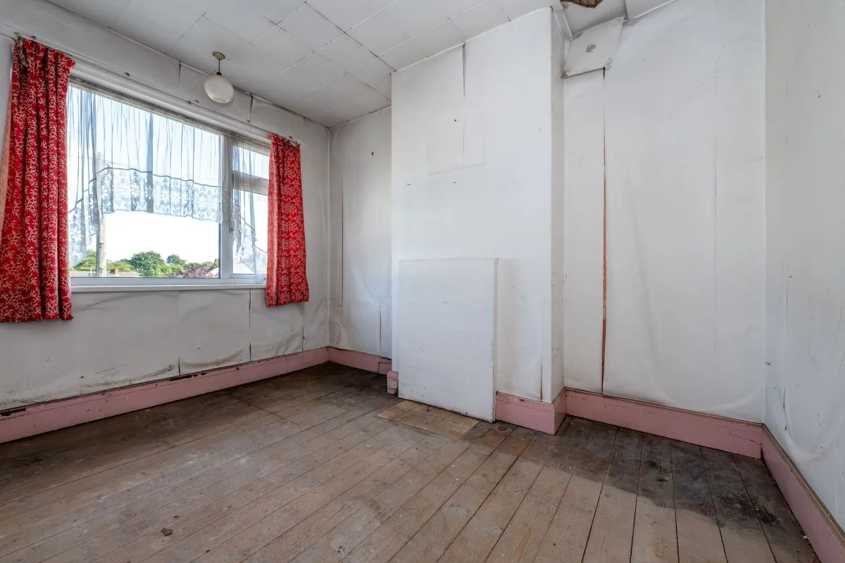 3 bedroom mid terraced property in Wolverhampton 