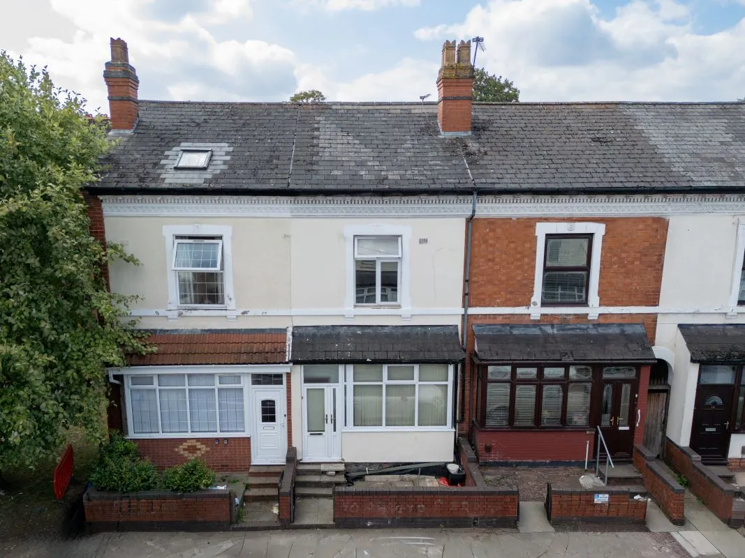 A 3 bedroom mid terraced property