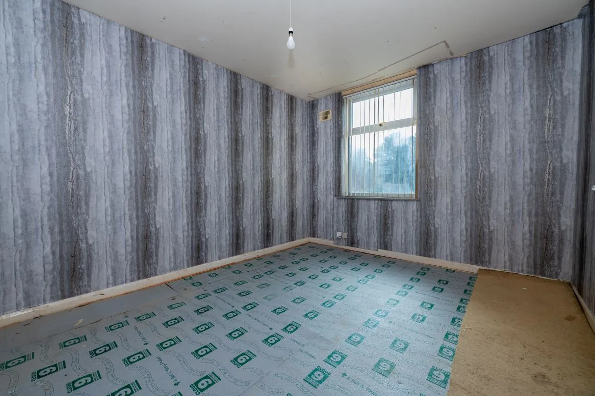 A 3 bedroom mid terraced property