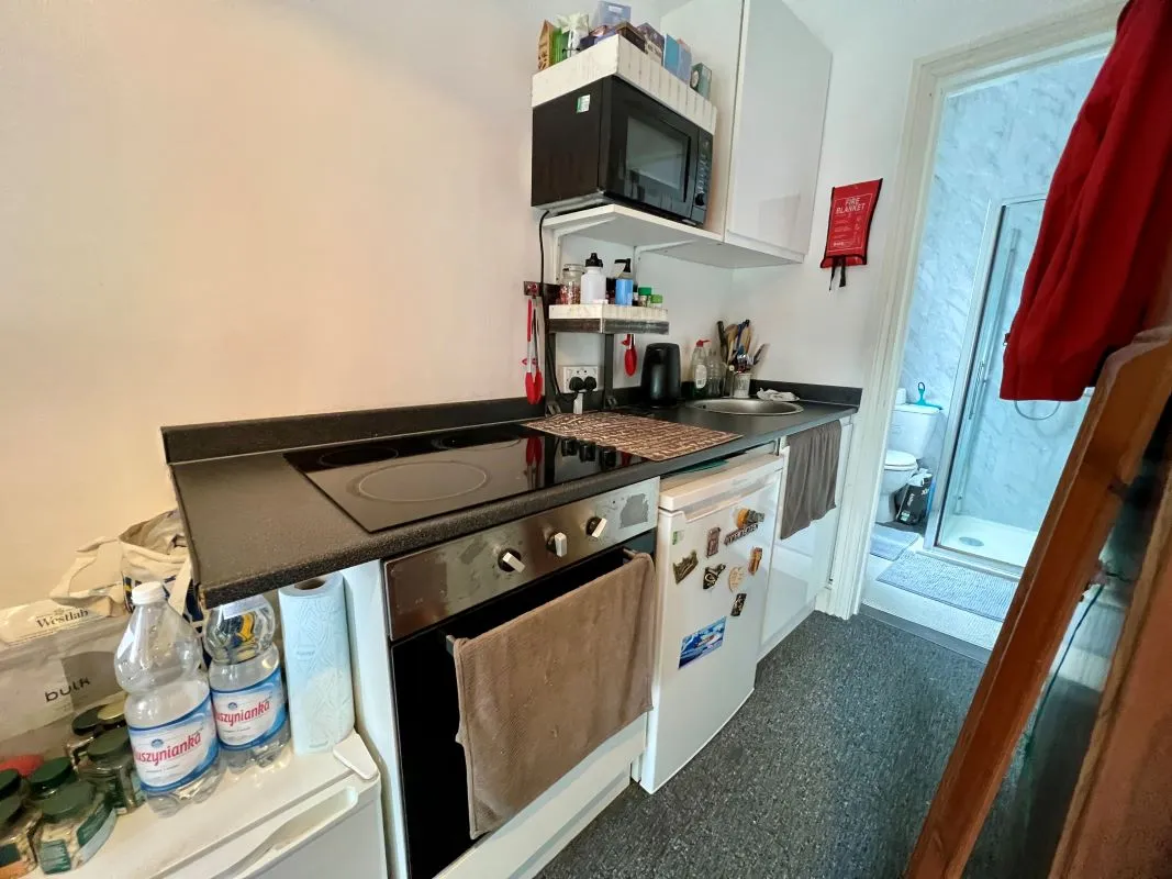 8 bedroom self contained studio flats in Coventry