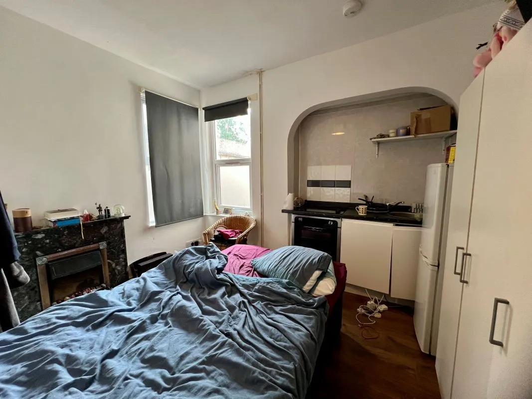 8 bedroom self contained studio flats in Coventry