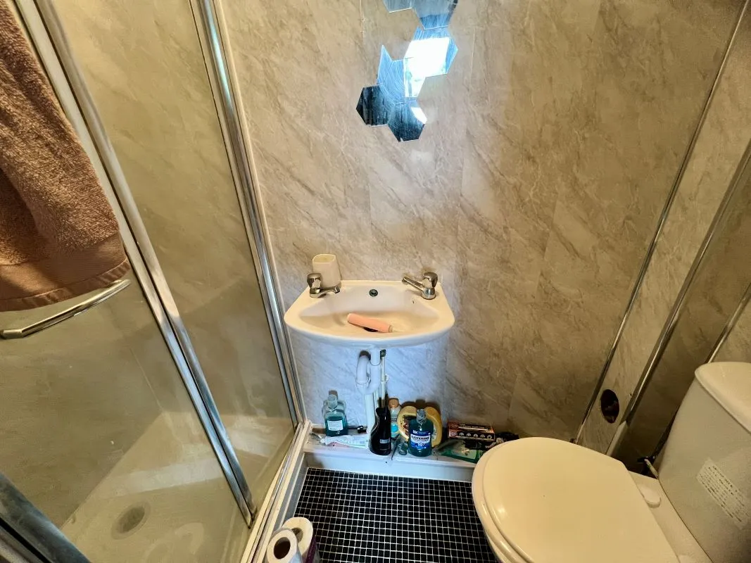 8 bedroom self contained studio flats in Coventry