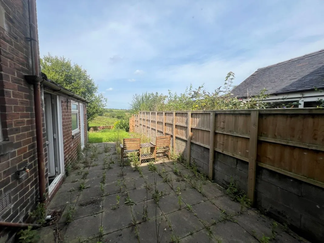 3 bedroom semi detached house in Stoke on Trent