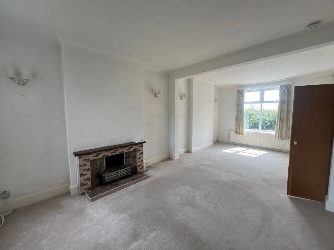 3 bedroom semi detached house in Stoke on Trent