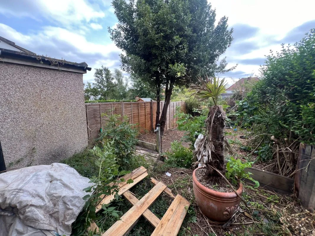3 bedroom mid terraced house in Coventry