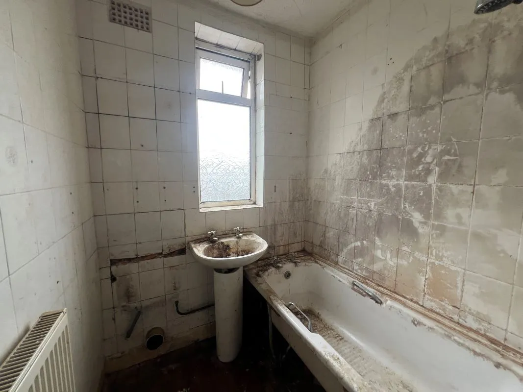 3 bedroom mid terraced house in Coventry