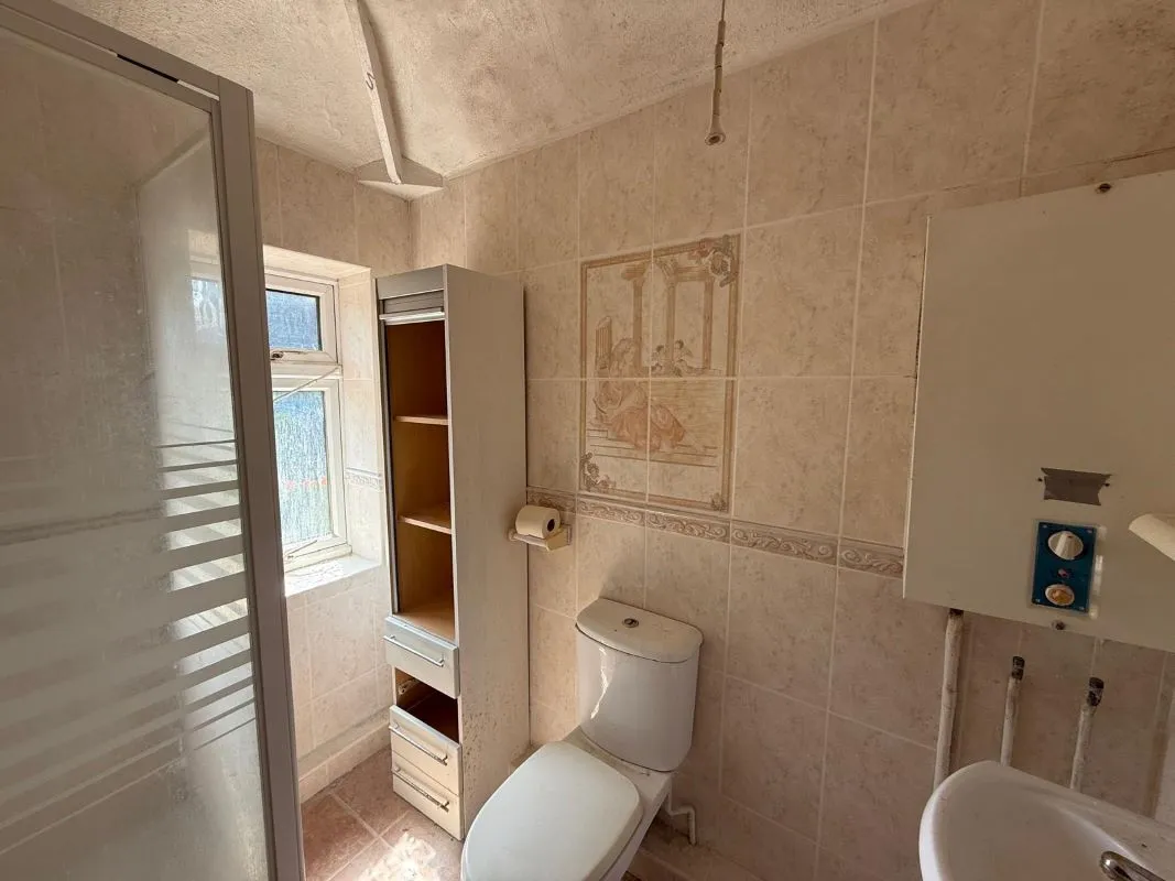 2 bedroom semi detached house in Oldbury