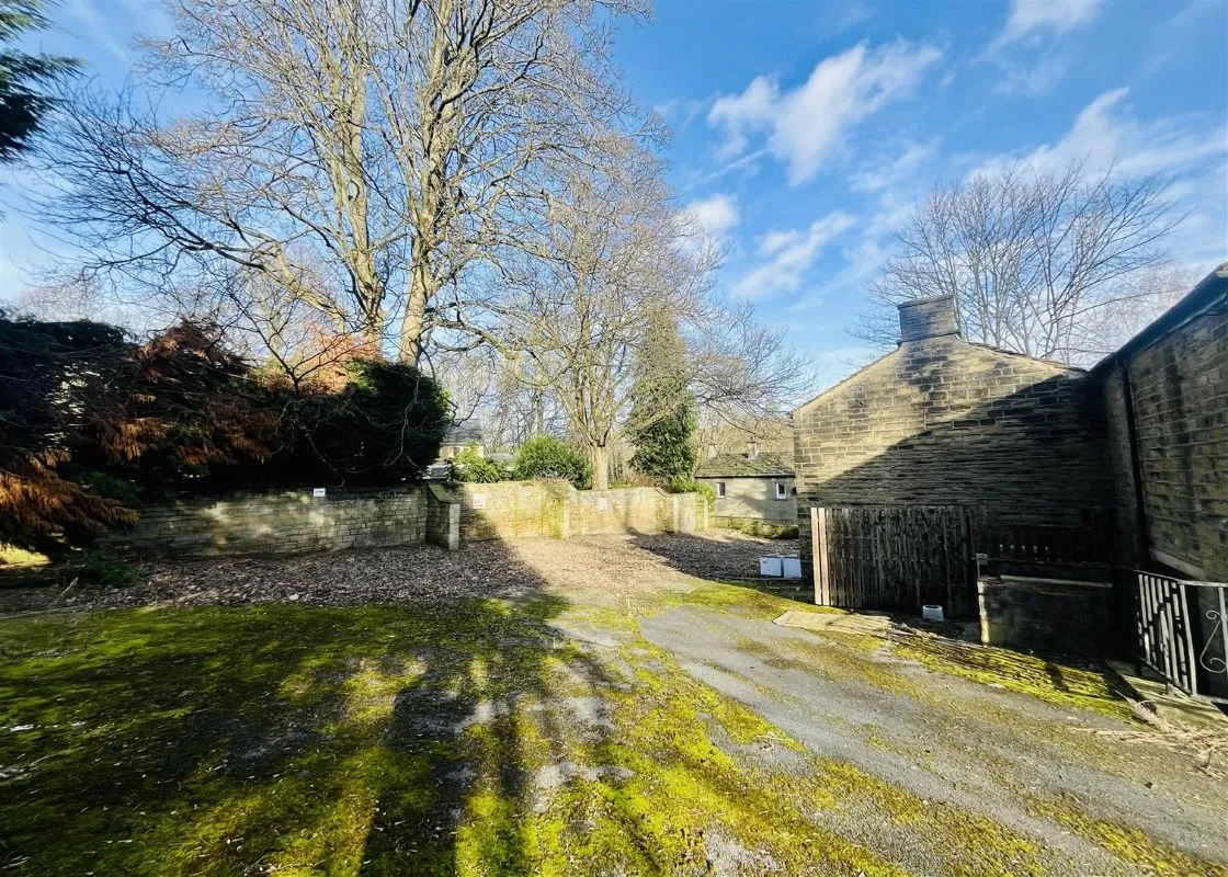 Eastgate, Honley, Holmfirth, West Yorkshire, HD9 6PA - Online Auctions