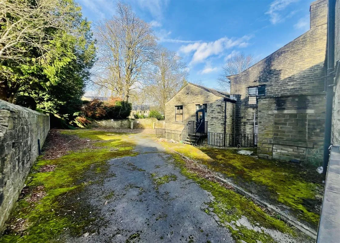 Eastgate, Honley, Holmfirth, West Yorkshire, HD9 6PA - Online Auctions