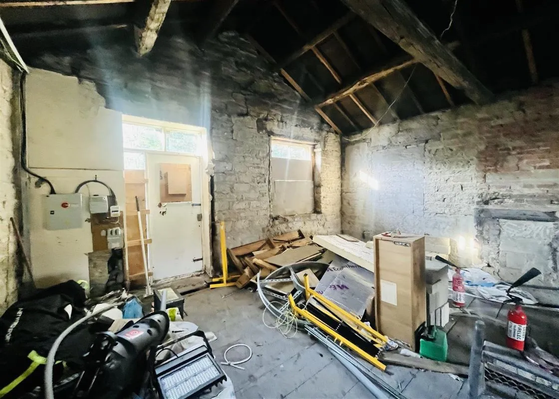 Eastgate, Honley, Holmfirth, West Yorkshire, HD9 6PA - Online Auctions