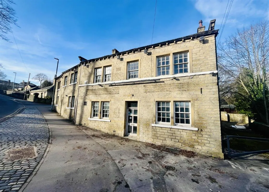 Eastgate, Honley, Holmfirth, West Yorkshire, HD9 6PA - Online Auctions