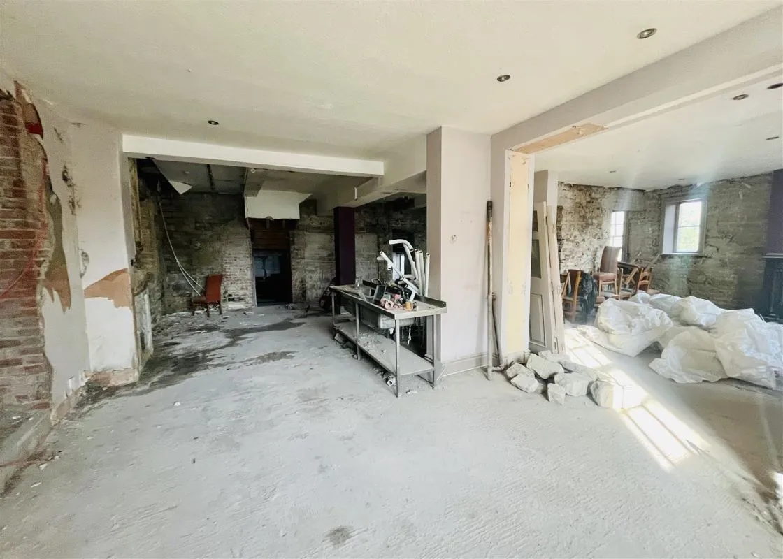 Eastgate, Honley, Holmfirth, West Yorkshire, HD9 6PA - Online Auctions