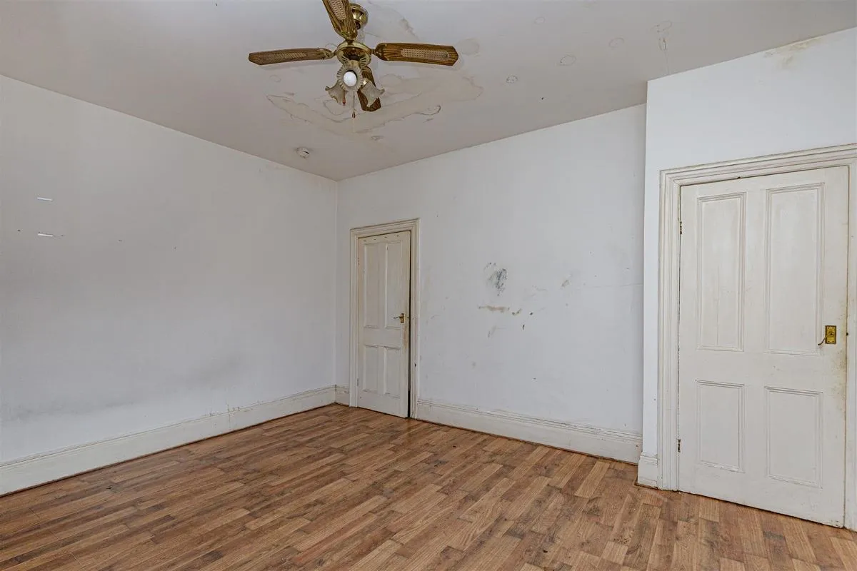 Gramfield Road, Croslandmoor, Huddersfield, West Yorkshrie, HD4 5QA - Online Auctions