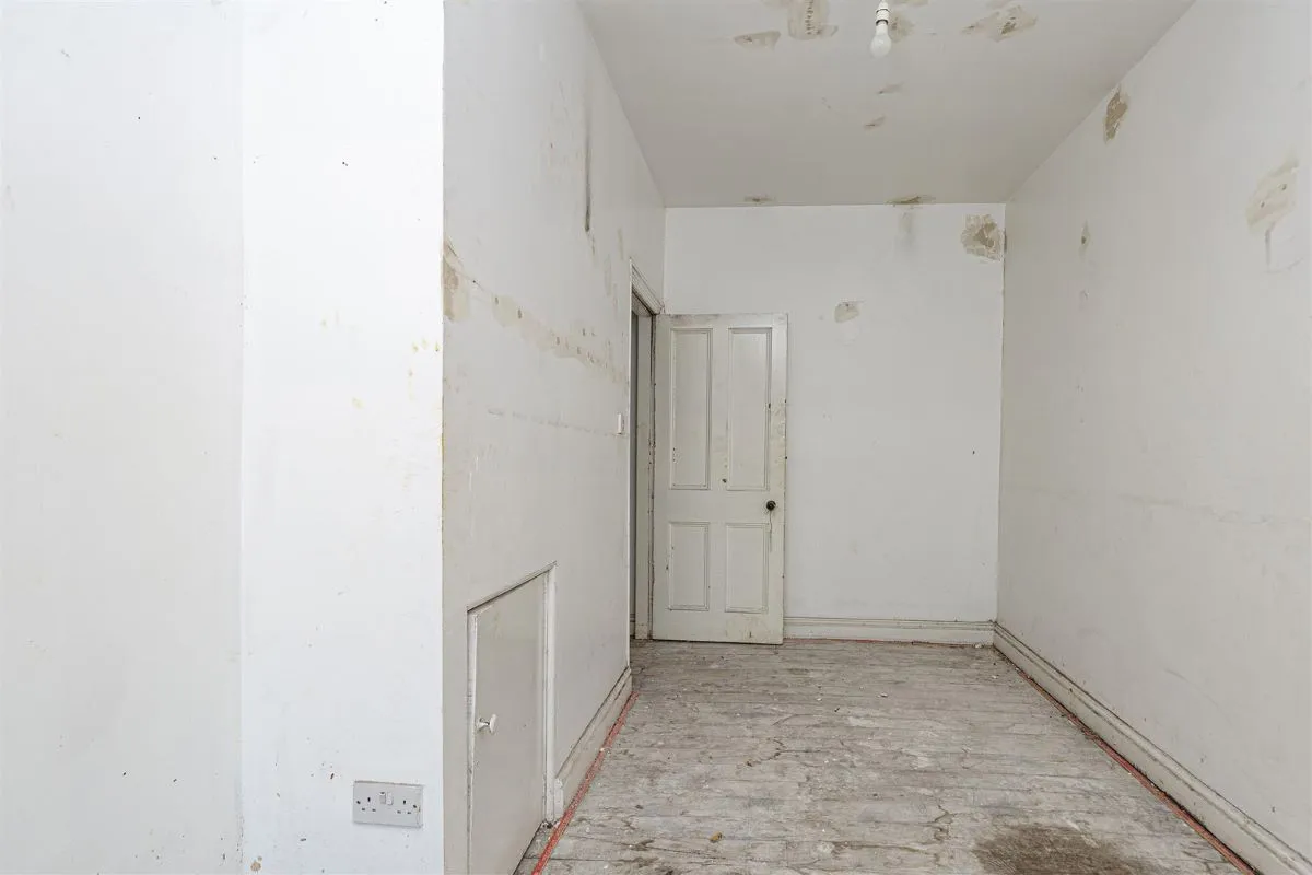 Gramfield Road, Croslandmoor, Huddersfield, West Yorkshrie, HD4 5QA - Online Auctions
