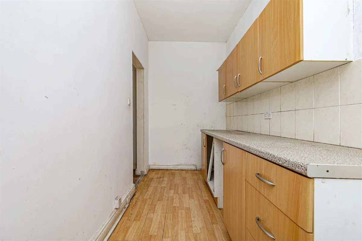 Gramfield Road, Croslandmoor, Huddersfield, West Yorkshrie, HD4 5QA - Online Auctions