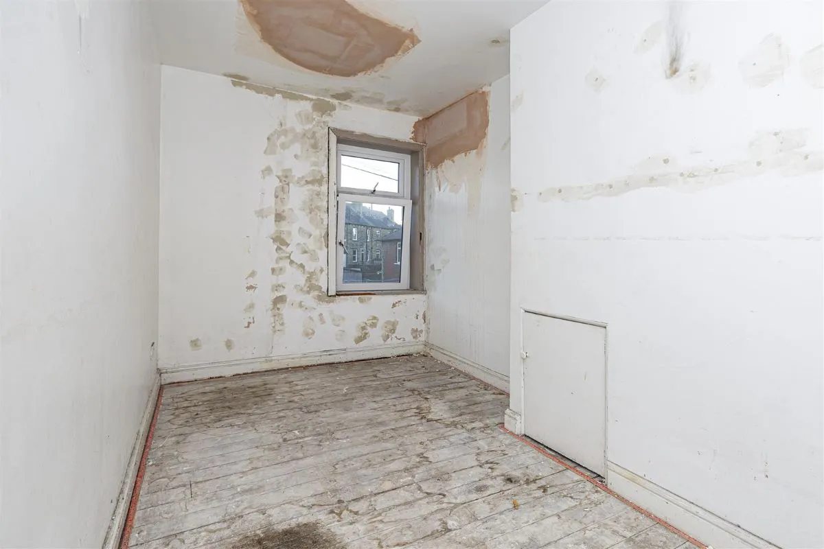 Gramfield Road, Croslandmoor, Huddersfield, West Yorkshrie, HD4 5QA - Online Auctions