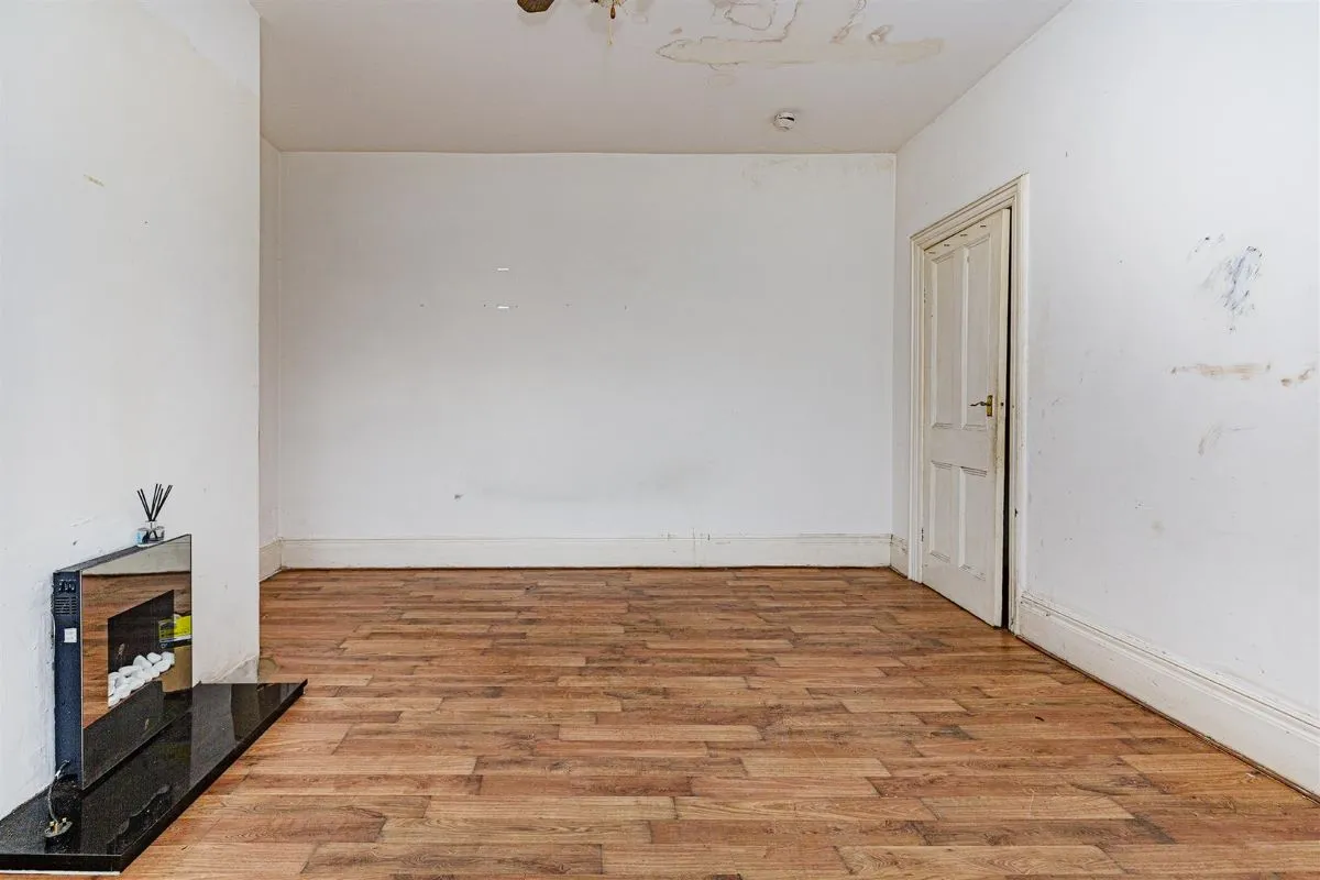 Gramfield Road, Croslandmoor, Huddersfield, West Yorkshrie, HD4 5QA - Online Auctions