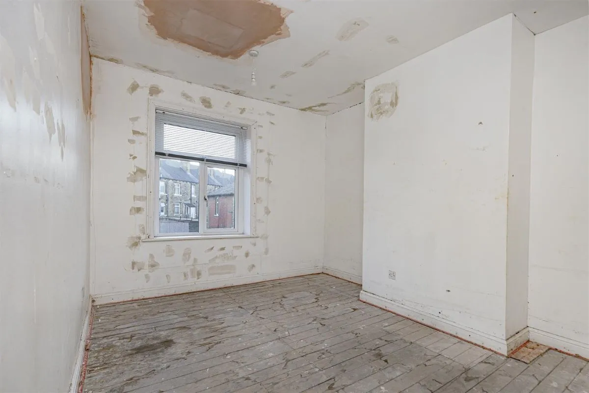 Gramfield Road, Croslandmoor, Huddersfield, West Yorkshrie, HD4 5QA - Online Auctions
