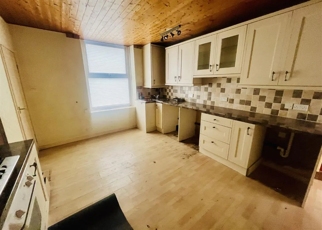 Brian Street, Huddersfield, West Yorkshire, HD3 3JW - Online Auctions