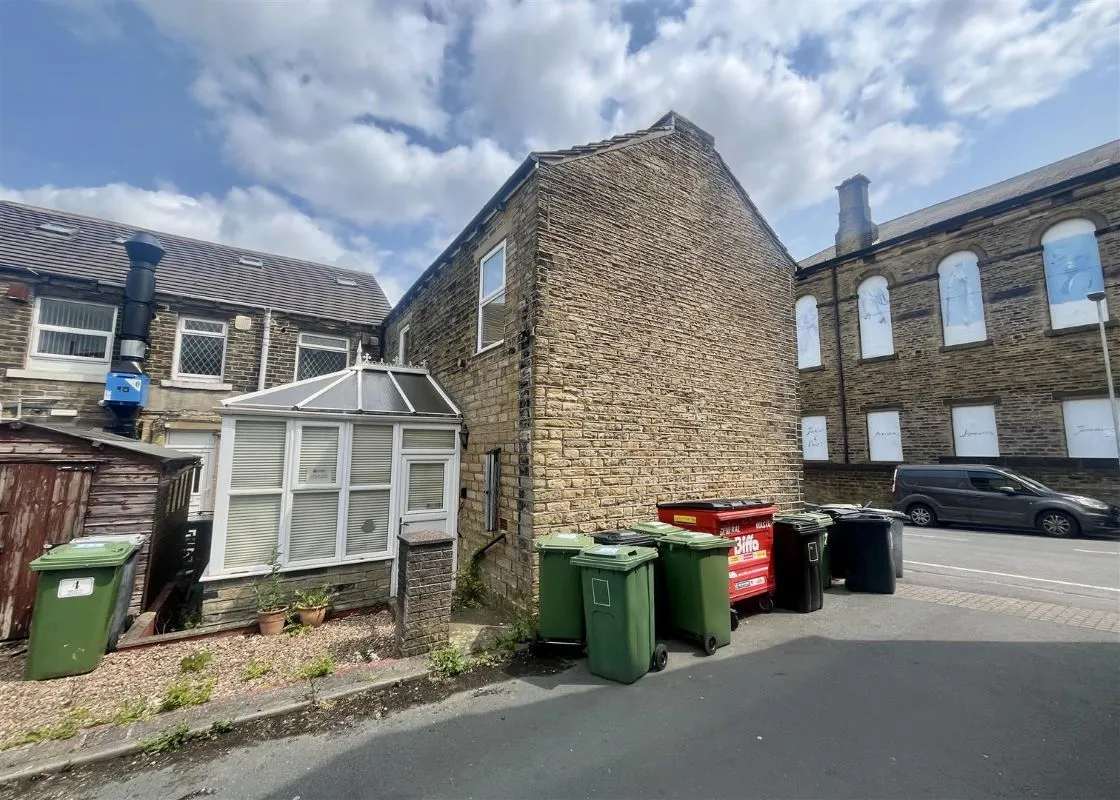 Brian Street, Huddersfield, West Yorkshire, HD3 3JW - Online Auctions