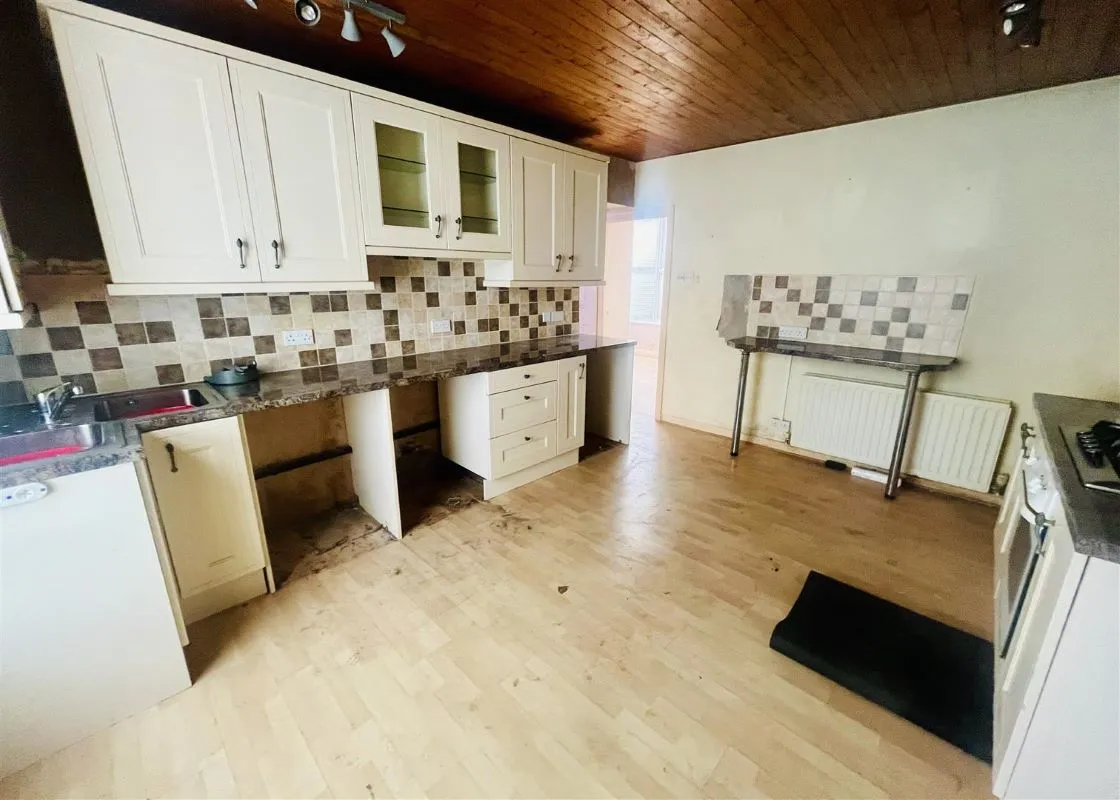 Brian Street, Huddersfield, West Yorkshire, HD3 3JW - Online Auctions