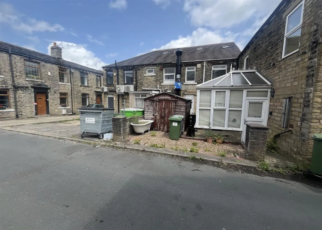 Brian Street, Huddersfield, West Yorkshire, HD3 3JW - Online Auctions