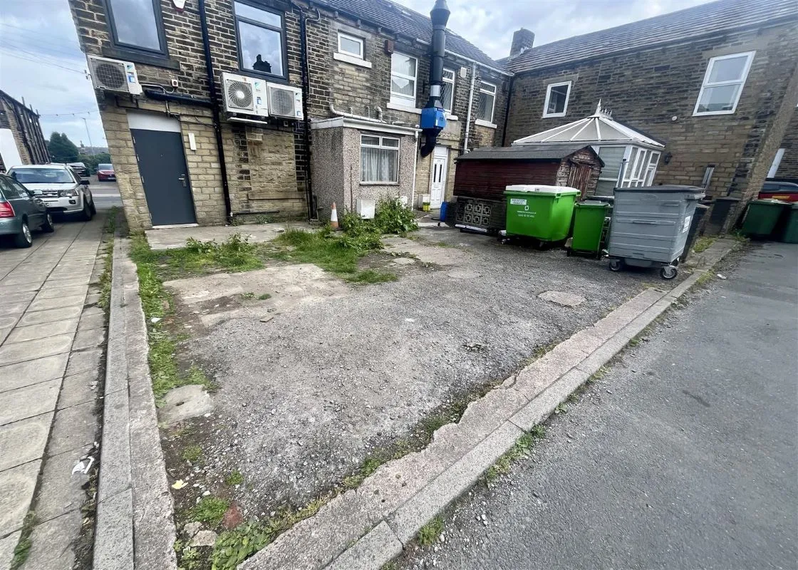 Brian Street, Huddersfield, West Yorkshire, HD3 3JW - Online Auctions