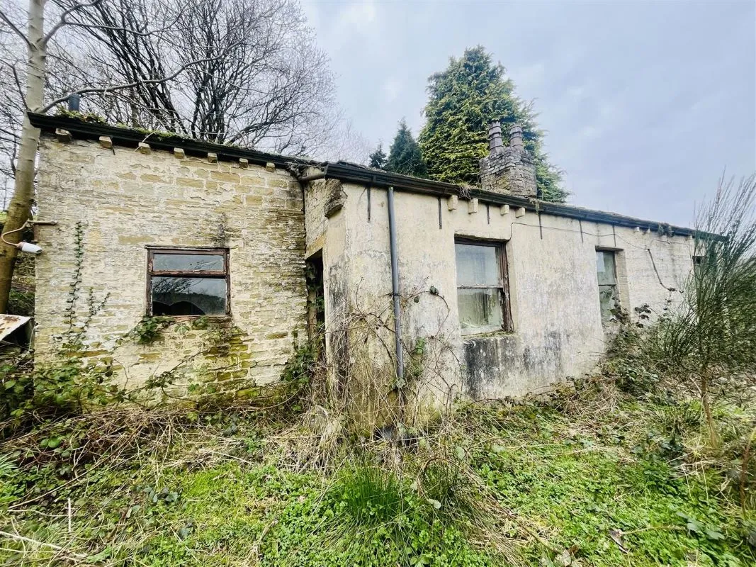 Whitehall, Linthwaite, Huddersfield, West Yorkshire, HD7 5PL - Online Auctions
