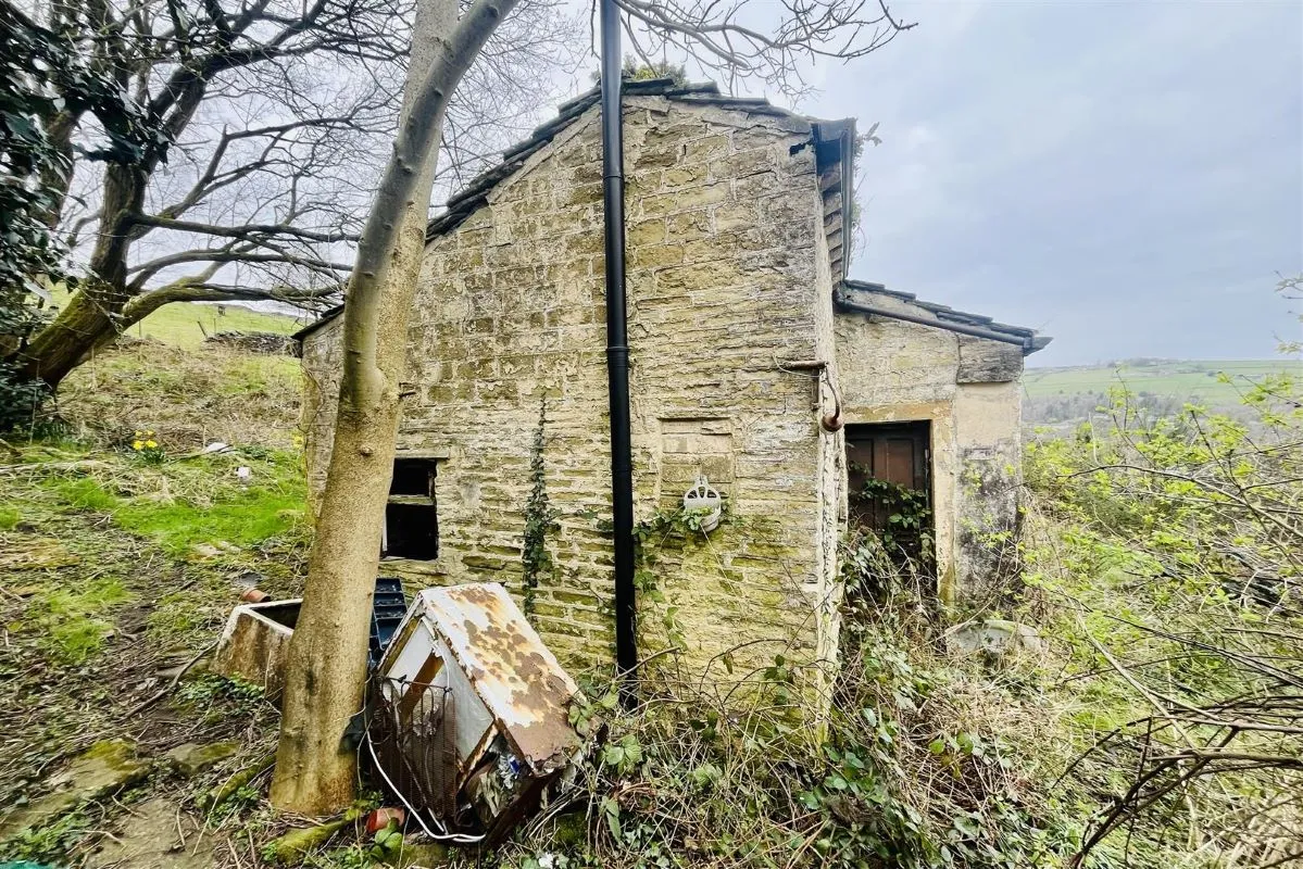Whitehall, Linthwaite, Huddersfield, West Yorkshire, HD7 5PL - Online Auctions