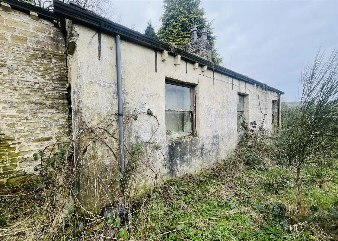 Whitehall, Linthwaite, Huddersfield, West Yorkshire, HD7 5PL - Online Auctions