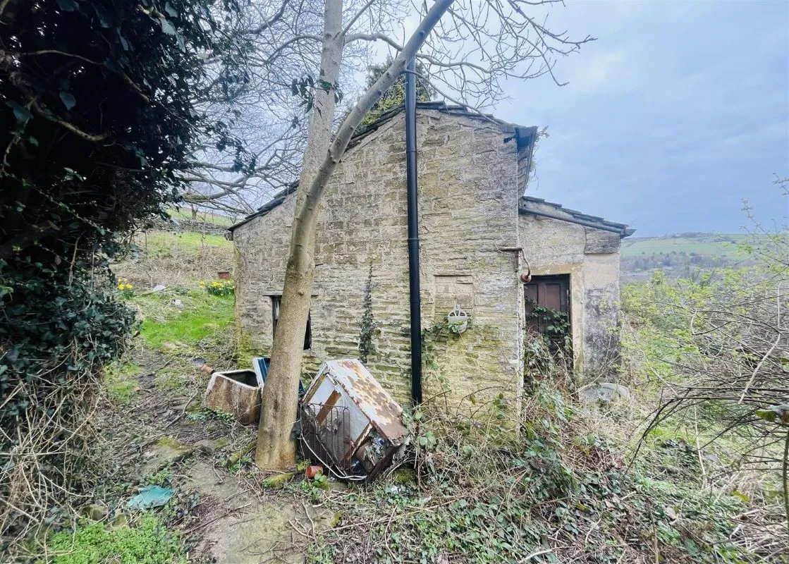 Whitehall, Linthwaite, Huddersfield, West Yorkshire, HD7 5PL - Online Auctions