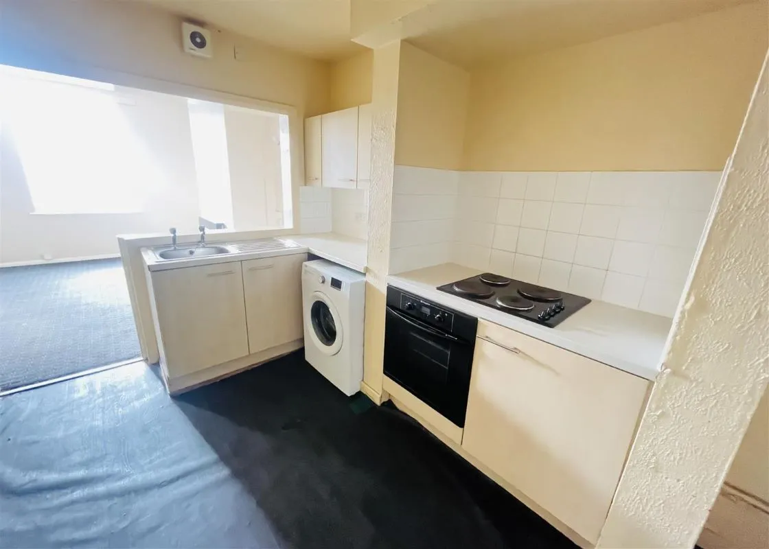 Longwood Road, Huddersfield, West Yorkshire, HD3 4EH - Online Auctions