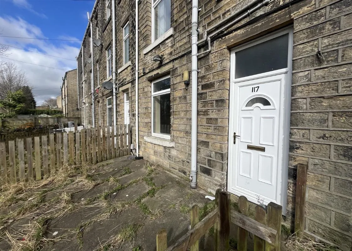 Longwood Road, Huddersfield, West Yorkshire, HD3 4EH - Online Auctions
