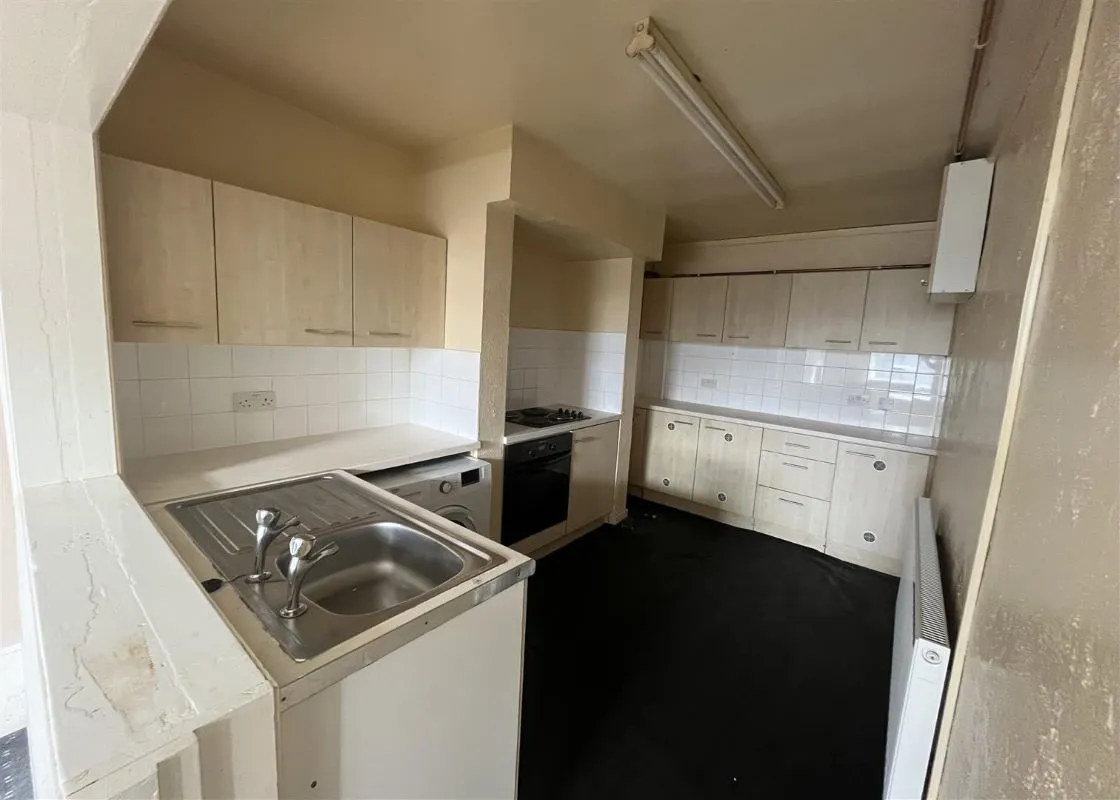 Longwood Road, Huddersfield, West Yorkshire, HD3 4EH - Online Auctions