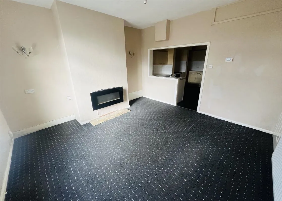 Longwood Road, Huddersfield, West Yorkshire, HD3 4EH - Online Auctions