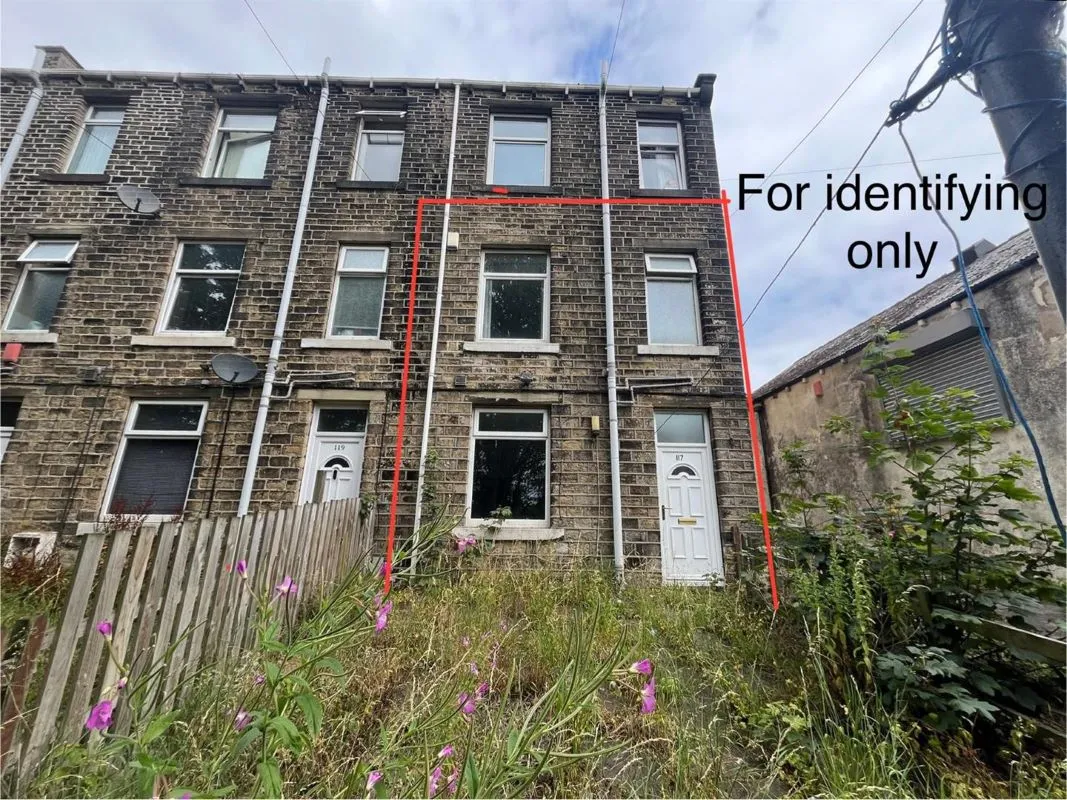 Longwood Road, Huddersfield, West Yorkshire, HD3 4EH - Online Auctions