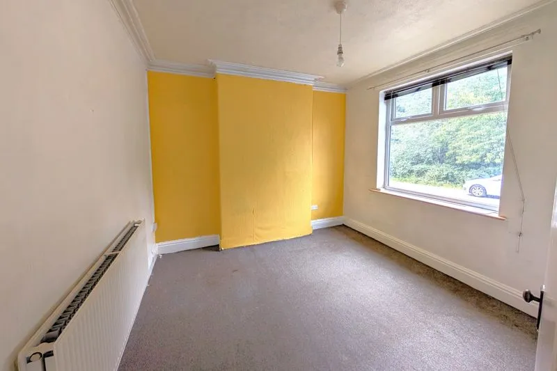 Avondale, Chirk