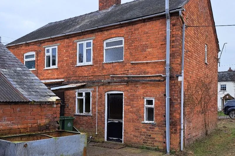 Moss Villas, Whitchurch