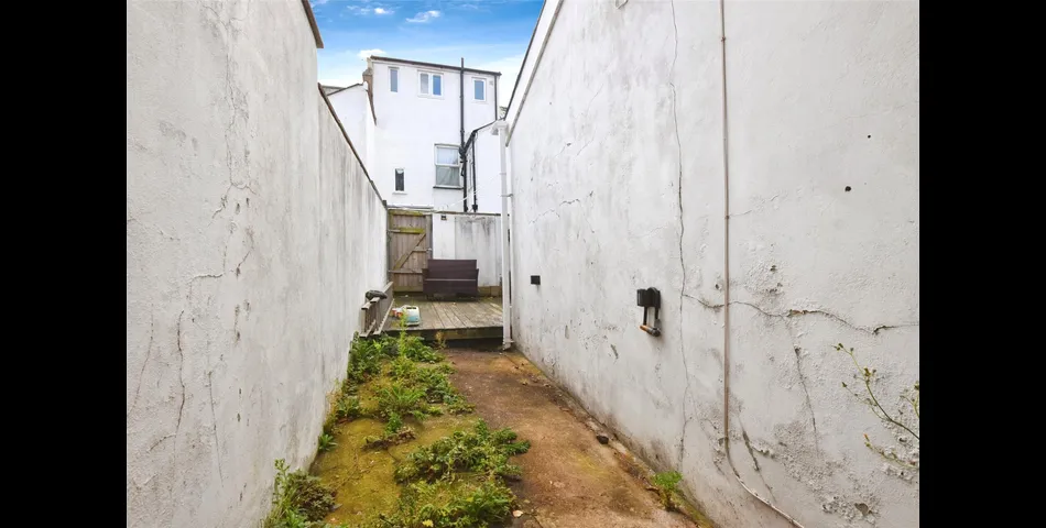 47C New North Road, EX8 1RU