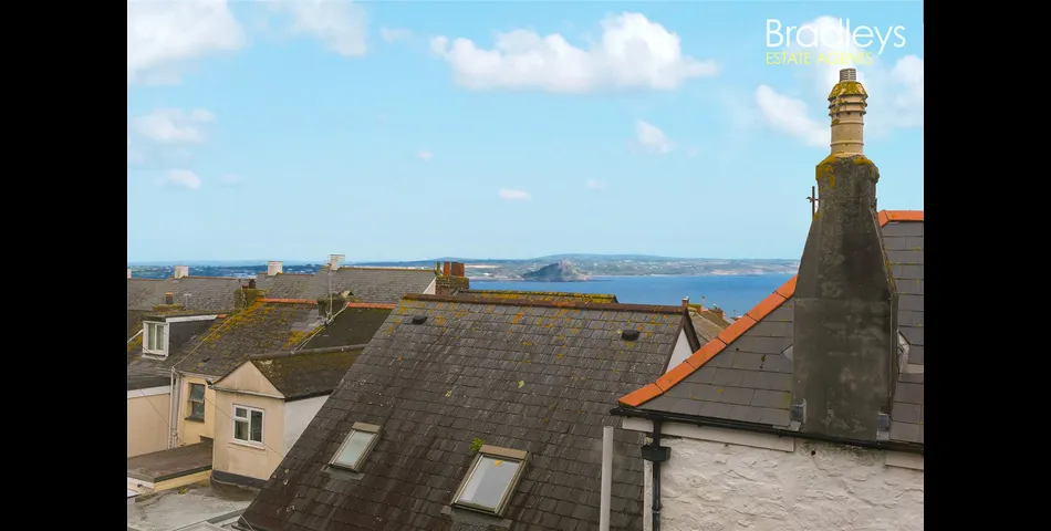 2 Penlee Street, TR18 2DE